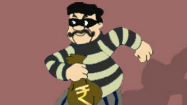 Thieves who came in an auto escaped with a bike.. Bangaloreans beware! Thieves who came in an auto escaped with a bike.. Bangaloreans beware!