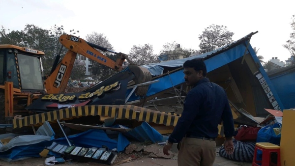 BBMP Seized Car, School Bus in First Time Who Residents Pending Property Tax BBMP Seized Car, School Bus in First Time Who Residents Pending Property Tax