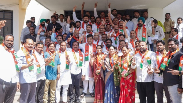 55 former congress MLAs join BJP in Maharashtra