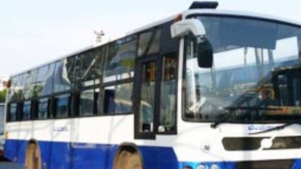 BMTC: Young women fight in BMTC bus, vidoe viral