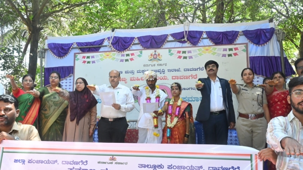 A bride and groom married without any mantras in Davanagere 