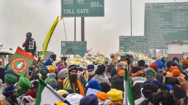 Tear gas again on the Farmers on the border of Punjab-Haryana! Tear gas again on the Farmers on the border of Punjab-Haryana!