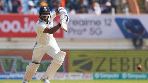  Sunil Gavaskars High Praise: Dhruv Jurel Poised as the Next MS Dhoni