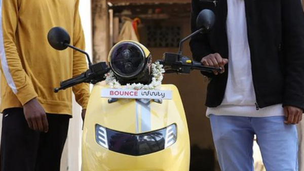 Bigg Boss Kannada Contestant Drone Prathap Donate Bike To Food Delivery Boy