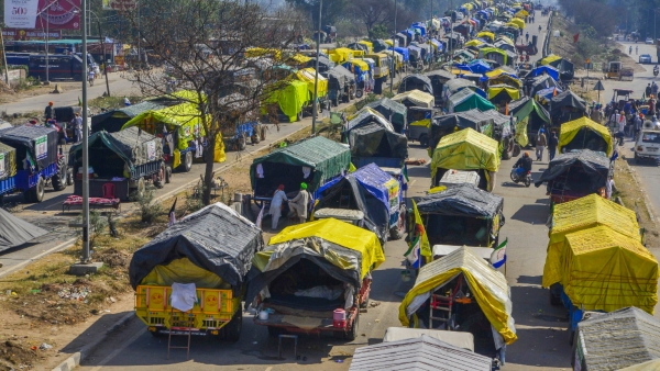 Farmers Dilli Chalo march continues: Security Eased at Delhi borders