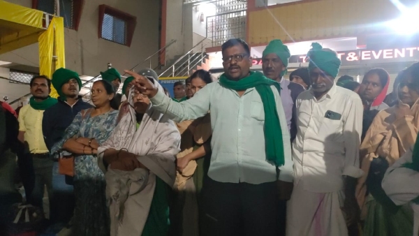  More than hundred Karnatakas farmers arrested by police in Bhopal