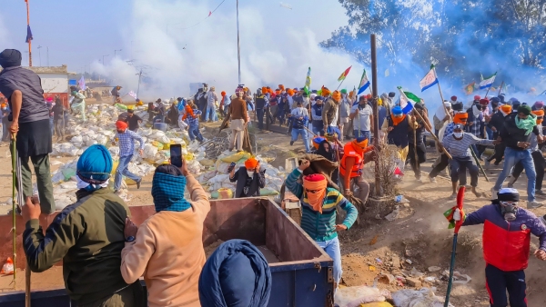  Farmers Decide Against Delhi March for 2 Days; 1 Fatality Reported Amid Protest