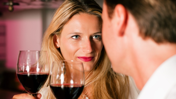 How To Flirt More Naturally, According To Dating Experts- Try for it