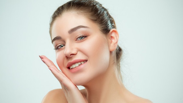 Here is The Best Home Remedies For Glowing Skin, details