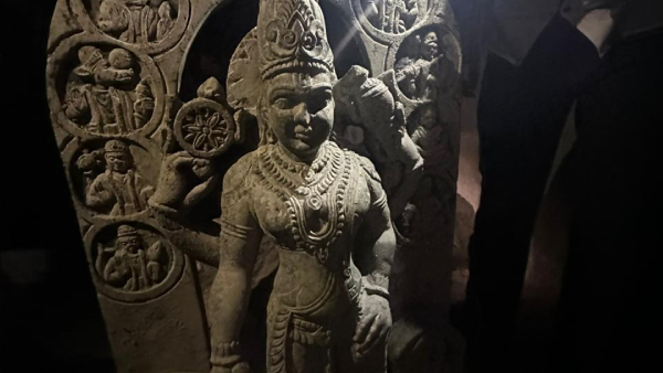 What do historians say about the idols of Krishnadevaraya period found in Krishna river?