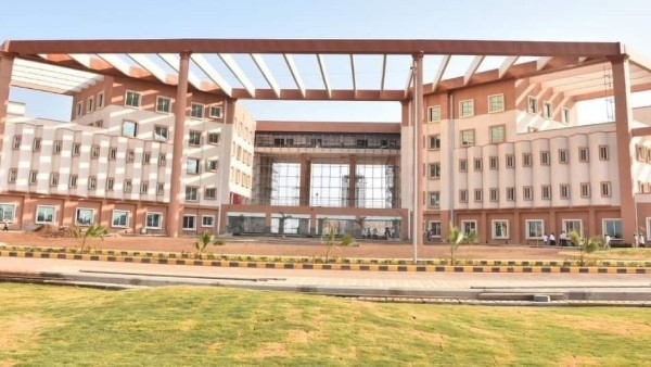 Major cities have both IITs and IIMs in india, know details Major cities have both IITs and IIMs in india, know details