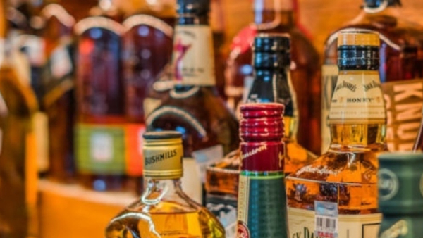 Hiriyur: Demand to allow liquor sale in retail shop, letter went viral