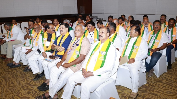 Amit Shah Discuss BJP JDS Seat Sharing In Mandya