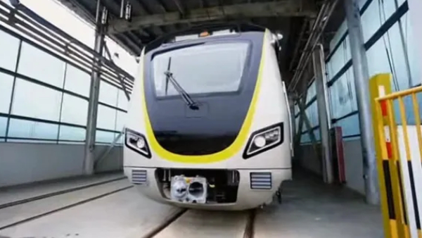 Bengaluru Metros First Driverless Train Moves Chennai To Bengaluru