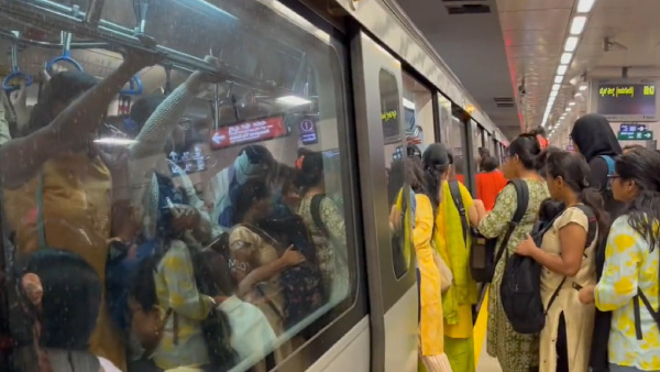 Metro staff insulted to farmer in Bengaluru
