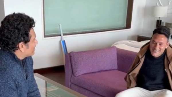 Sachin Tendulkar meets Jammu and Kashmir para cricketer Amir Hussain Lone