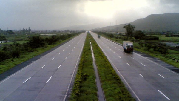 Pune-Mumbai Expressway: NHAI Called to Establishment of Emergency calling Booths in Every 2km, Details