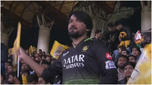 RCB Jersey-Clad Fan Spotted at Lahore Qalandars vs Peshawar Zalmi PSL 2024 Match