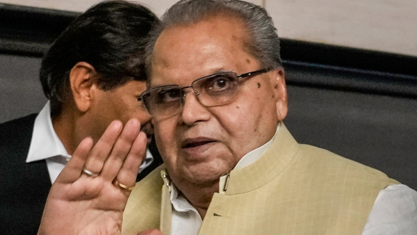 CBI raids former Jammu and Kashmir Governor Satya Pal Malik in a corruption case