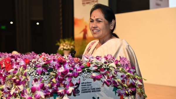 Union Minister Shobha Karandlaje Taunt CT Ravi and Pramod Madhwaraj