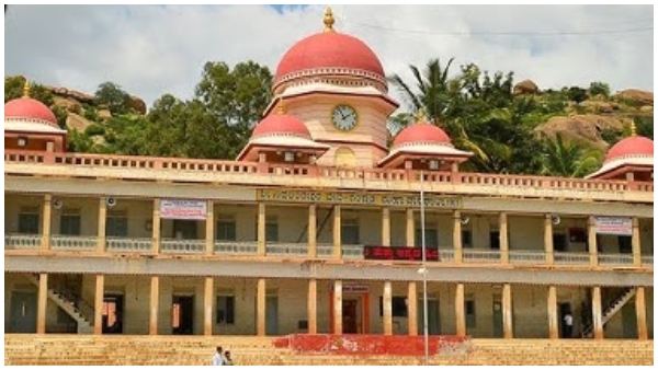 Siddaganga mutt helps Tumakuru BCM hostels facing rice shortage 