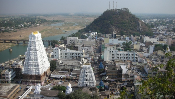 Administrators brought nine heads of Ravana instead of ten in Srikalahasti Temple