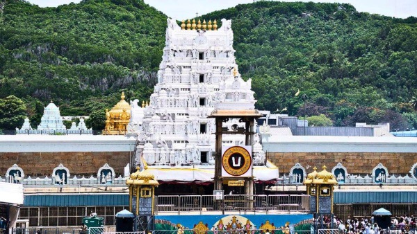 Tirupati Tirumala:Plane circling Srivari temple: Thimpappas devotees are worried