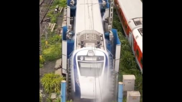 Indian Railways: Automatic Train Coach Washing Video Share by Railway Ministry