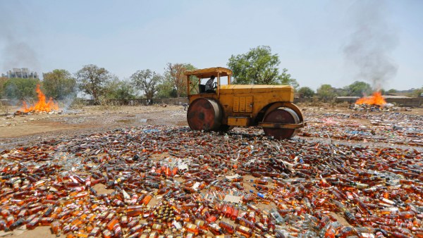 Valentines Day Liquor Ban May Affect The Lovers In Bengaluru 