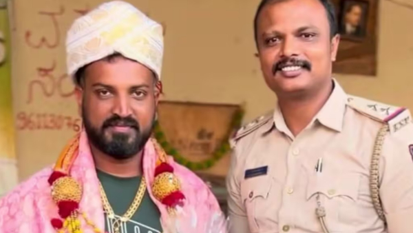 police sub inspector who honored varthur santhosh was sentenced to transfer 