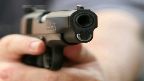 Bengaluru 4 miscreants escape after Firing on Jewellery Shop 2 injured