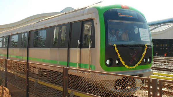 Bengaluru Namma Metro Staff Member Misconduct in front of Women Passenger at Metro Station