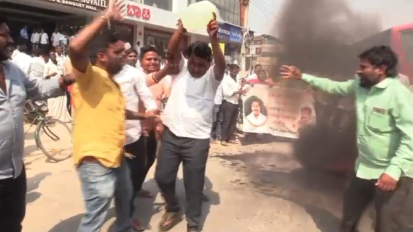 Dissent erupts in Raichur BV Nayak supporters attempted suicide by pouring diesel Dissent erupts in Raichur BV Nayak supporters attempted suicide by pouring diesel