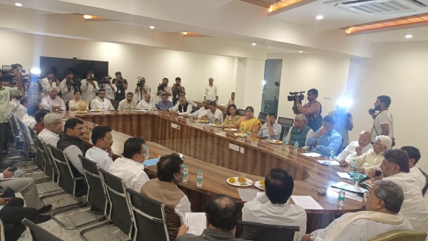 Lok Sabha Poll CM And DCM Held A Meeting With Probable Congress Candidates