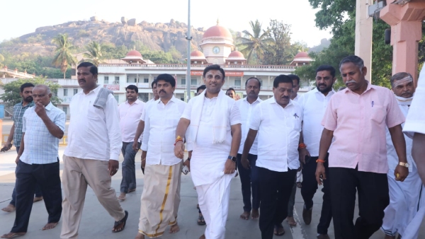 Lok Sabha Election 2024 Dr K Sudhakar Visited To Temples