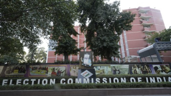 Poll Body Meets Home Ministry Ahead of Lok Sabha Election Announcement Poll Body Meets Home Ministry Ahead of Lok Sabha Election Announcement