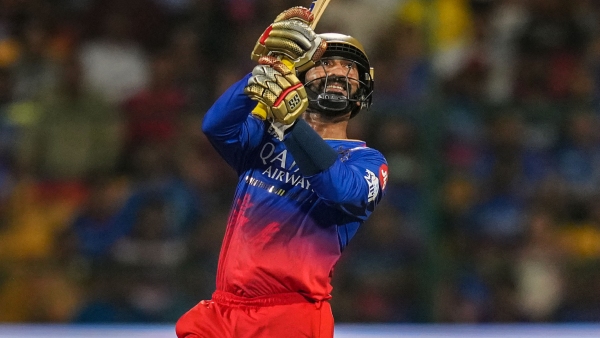 Dinesh Karthik Finisher DK is Back Fans Hails RCB Batter Dinesh Karthik