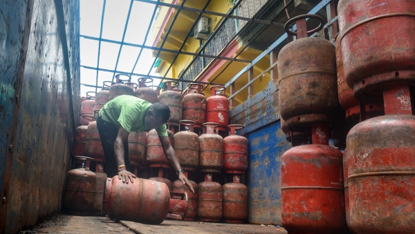 Allegedly Gas Cylinder Blast Is Killed 9 People In Pakistan