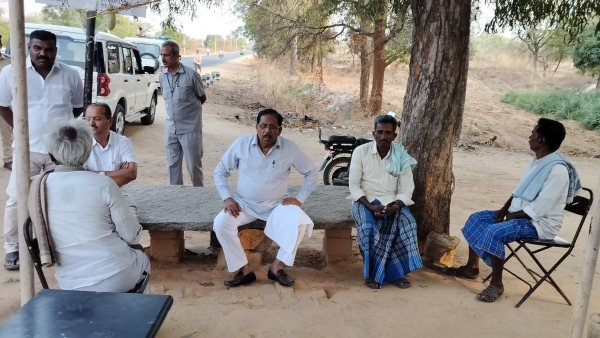 G Parameshwara Sudden Visit Small Tea Shop At Koratagere-Bengaluru Road Video