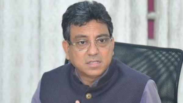 High Court Issued Notice To BBMP Chief Tushar Girinath Allegation of Contempt of Court