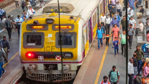 15 Holi Festival Special Trains Will Operate By Indian Railways Check Route Timings