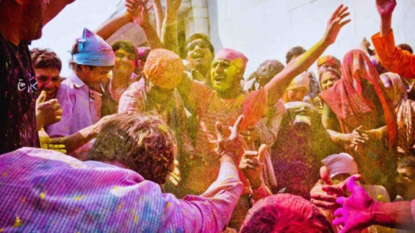 Holi is celebrated in Tirupati with great fanfare Holi is celebrated in Tirupati with great fanfare
