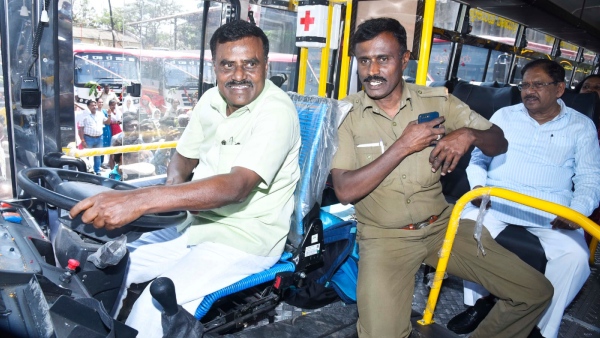 KSRTC Ashwamedha Bus G Parameshwara Flagged off 15 new Buses in Tumkur Division