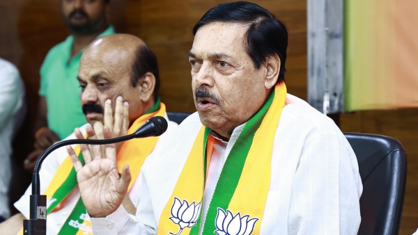 Former Minister Manohar Tahsildar Joins BJP