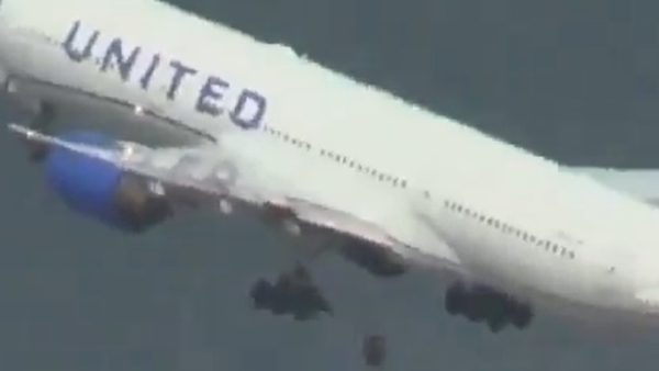 A Few Minutes After Take-Off The Plane s Wheel Fell off Video Viral
