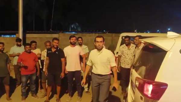 A Collection Of More Than 10 Thousand Sarees Was Found In A Private Godown In Ramanagara