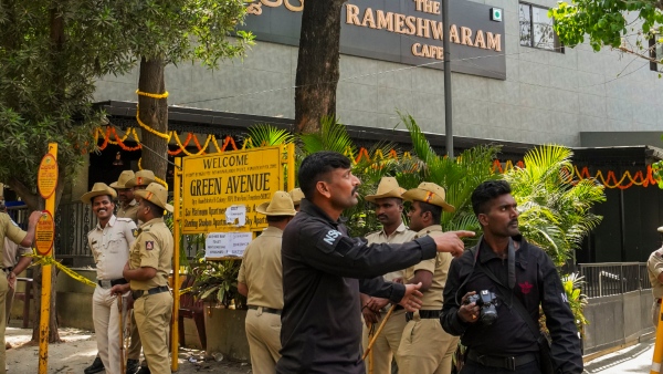 Rameshwaram Cafe blast NIA announces Rs 10 lakhs reward for information about the bomber Rameshwaram Cafe blast NIA announces Rs 10 lakhs reward for information about the bomber