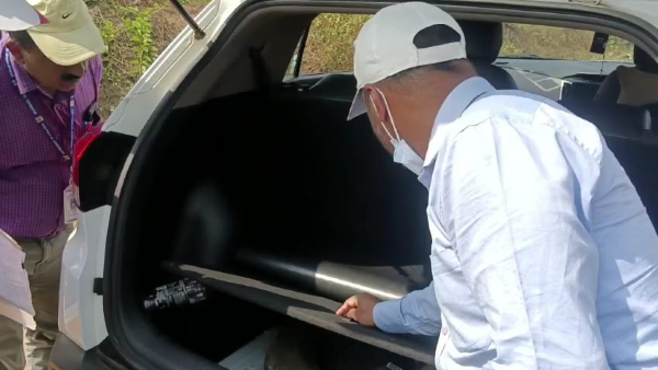 4 04 000 money seized without document near Gundlupete taluk