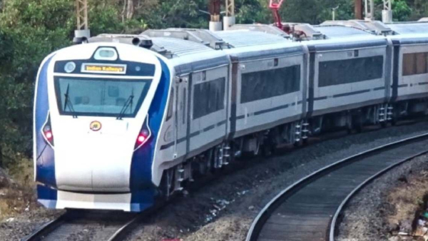 Central Railway To Soon Launch Vande Bharat Between Pune to Vadodara and Mumbai to Kolhapur