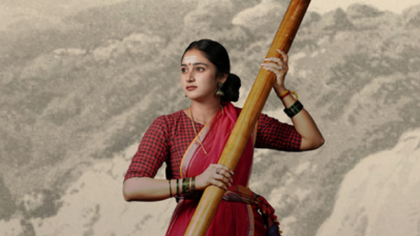 DCM D K Shivakumar Daughter Aishwarya Shivakumar Dress Up Like A Onake Obavva